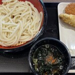 丸亀製麺 - 料理写真:ざるうどん大(660円)、コロッケ(140円)、かしわ天(210円)