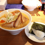 麺家 喜多楽 - 冬季限定 2014 味噌らぁ麺 『HAKUJYU』 炙り肉盛+おにぎり☆