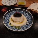 やまぐち - たっぷりのキャビア、小かぶの昆布マリネ、鰆、カブのピューレ