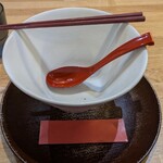 手打ち正麺 Hachimitsu - あっという間にスープ迄(*^^*)完まく？まくり（笑）こちらは1.2抜いて個人感想ですがお勧めです☝️回転率は遅いけどね(*^^*)