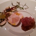 フォアグラと鶏胸肉のルーロー　フレッシュレーズンのゼリー
          マッシュルームのサラダと共に