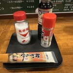 串焼 タイブレーク - 【2025.12.4(木)】テーブルにある調味料