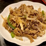 モンゴリアン・チャイニーズ BAO - 羊のいろいろモツ炒め