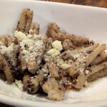 ウエストパパ - 黒ニンニクのカザレッチャ、トマトソースを添えて