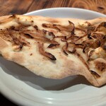 ウエストパパ - トロ玉葱の薄焼きフォカッチャ