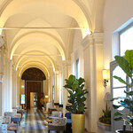 Donna Camilla Savelli - VRetreats - 左奥にエレベーターがあって