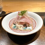 御料理 ふじ田 - 向付①：10日寝かせた羅臼産天然ぶり