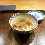 御料理 ふじ田 - お凌ぎ：キンキの飯蒸し、しろもみたけ（白松茸）の葛引き