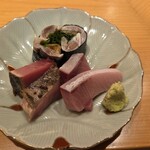 すしやのたい悟 - 刺身盛り合わせ・氷見の鰤。大間のメジマグロ藁焼き、鰯の磯部巻き