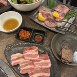焼肉の牛太 本陣 LINKS UMEDA店 - タン、サムギョプサル