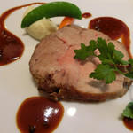 リュド コマンセ　ナチュール - 肉メイン「豚肩ロース肉のロティ／焦がしもろみとグリーンペッパーのソース」