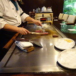 ステーキ池田 - お肉がセットされ・・・