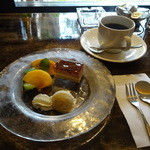 ステーキ池田 - 別室で頂くデザート＆コーヒー