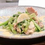 トリワイン ＰＩＫＯＳＨＨＨＵ - かぶソテーと鶏はらみのトリキモアンチョビソース