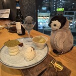 CAFE FLIGHT LOUNGE - 