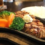 ビーフステーキ(ライス付き) 1500円。