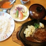 三五亭 - ハンバーグ定食