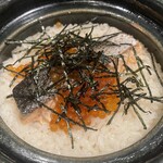 食堂101 - 今日の土鍋ご飯は、「サーモンいくら」とのこと。