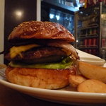 FELLOWS - ベーコンチーズバーガー（10.02）