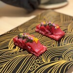 新宿 うしみつ - 和牛と本鮪のユッケドッグ