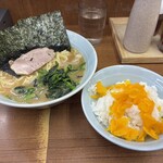 横浜ラーメン　武蔵家 - 料理写真: