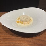 イル アオヤマ - 白トリュフとポーチドエッグを乗せた、ホワイトソースのタヤリン