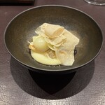 イル アオヤマ - 徳島のどくろ、月光百合根、白トリュフ、百合根とオリーブオイルのソース