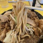 バリバリジョニー - 麺は極太。