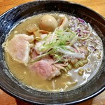 虎一番 - セメント煮干ラーメン+煮たまご+タマネギ