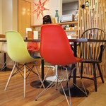 ルームスタイルカフェ - ハーマンミラー正規品 イームズシェルチェアもございます。