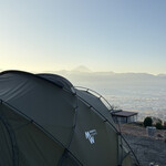 男の厨房 - 甲府盆地越しの富士山