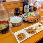 はな花 - トンカツ定食　800円