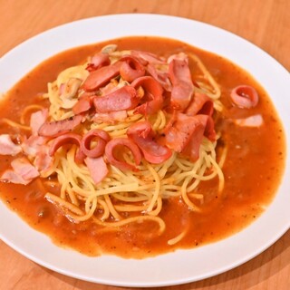 後引くアクセントが魅力！思い出の味を再現したあんかけパスタ