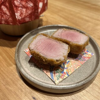 ブランド豚のJAPANXを贅沢に味わえるレアヒレカツ