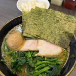 裏武蔵家 - 料理写真:得裏武蔵家ラーメン &  ライス　&  ほうれん草