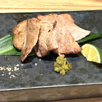 土佐みょうじん - 四万十栗豚
      あっさりして美味しかった