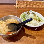 大衆中遊華食堂 八戒 - サラダとスープね