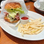 TWELVE GARDENS BAR&GRILL - 