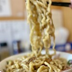 ヨッチャン - 極太ちぢれ麺をリフトUP⤴️