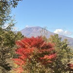 Dining Broom (Karuizawa Asama Prince Hotel ) - 足場の隙間から、浅間山！