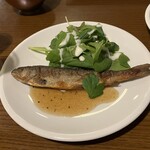 小瀬温泉ホテル - 岩魚のムニエル　橙と玉葱のソース。丸ごといただくには骨の加熱が足りないかも。喉に刺さりそうなので、まわりの身だけいただきました