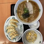 日高屋 鶴見西口店 - 