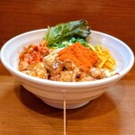 麺と肉 だいつる - 旨辛ホルモンまぜそば(4辛)の麺大盛