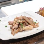 トリワイン ＰＩＫＯＳＨＨＨＵ - ごぼうと鶏ハラミ チーズペッパー