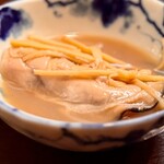 菜香餃子房 - 牡蠣の紹興酒漬け　¥600
