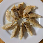 目黒 ぎょうざ 宝舞 元住吉店 - 焼餃子完成