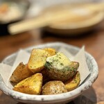 俺の炉ばた 恵比寿 - インカのめざめ 揚げじゃがバター