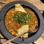 馬ール PERO - 馬肉の麻婆揚豆腐オムレツ