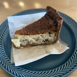 スタイルズケイクス＆カンパニー - 5種類のキノコとマリボーチーズのキッシュ