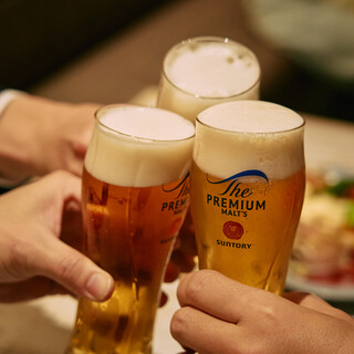 多彩なドリンク！飲み放題980円、お得なコース3500円〜♪